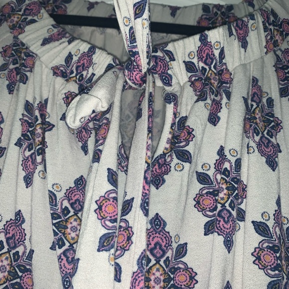 Off the Shoulder Blouse - Picture 5 of 5